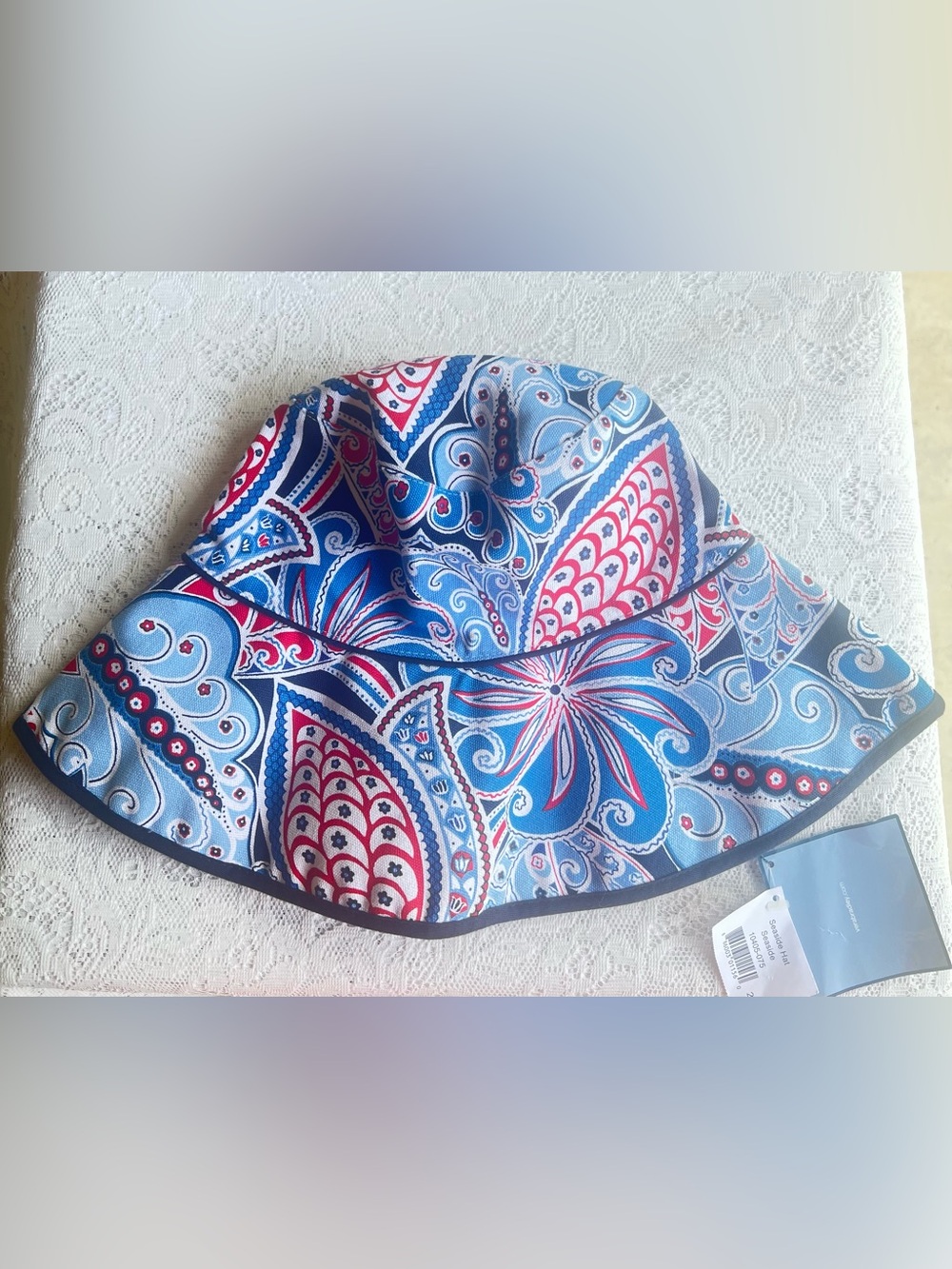 NWT - Vera Bradley Reversible Cotton Bucket Hat from the Seaside Collection.